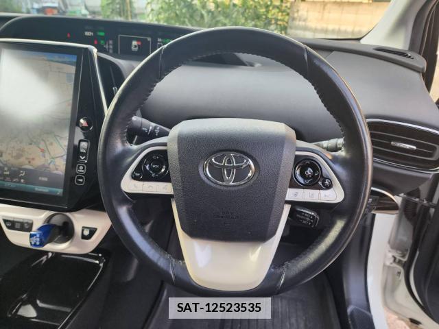 Toyota PRIUS PHV 2018-02 7813924-16