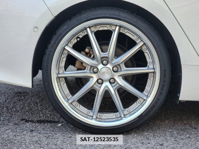 Toyota PRIUS PHV 2018-02 7813924-3
