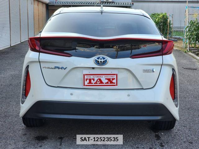 Toyota PRIUS PHV 2018-02 7813924-5