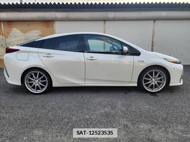 Toyota PRIUS PHV 2018-02 7813924-8