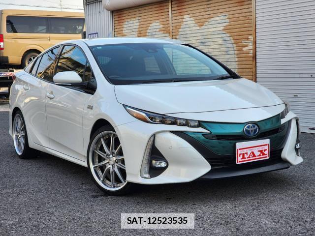 Toyota PRIUS PHV 2018-02 7813924-9