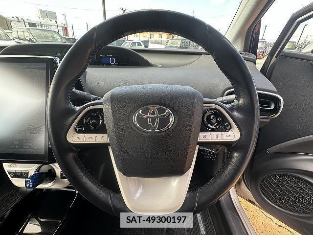 Toyota PRIUS PHV 2017-03 7815661-1