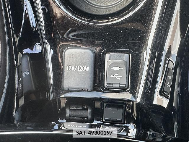 Toyota PRIUS PHV 2017-03 7815661-15