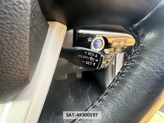 Toyota PRIUS PHV 2017-03 7815661-3