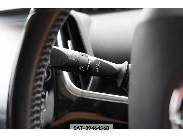 Toyota PRIUS PHV 2017-06 7815762-13