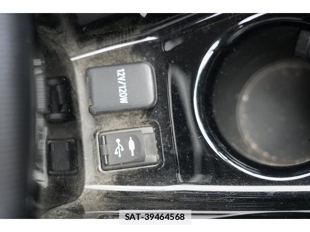 Toyota PRIUS PHV 2017-06 7815762-18