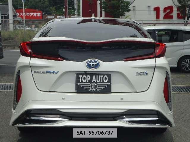 Toyota PRIUS PHV 2017-02 7820010-2
