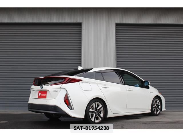 Toyota PRIUS PHV 2017-11 7822872-2
