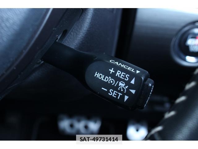 Toyota PRIUS PHV 2018-02 7822882-16