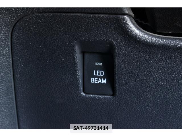 Toyota PRIUS PHV 2018-02 7822882-19