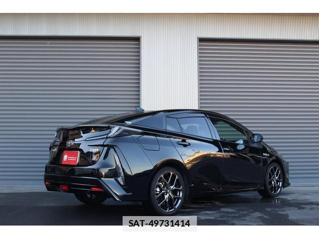 Toyota PRIUS PHV 2018-02 7822882-2