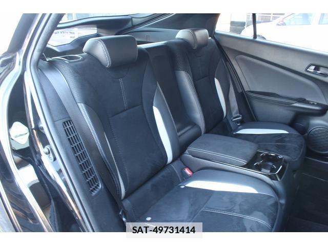 Toyota PRIUS PHV 2018-02 7822882-7