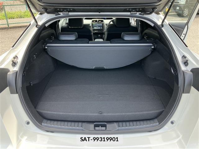 Toyota PRIUS PHV 2018-10 7823175-13