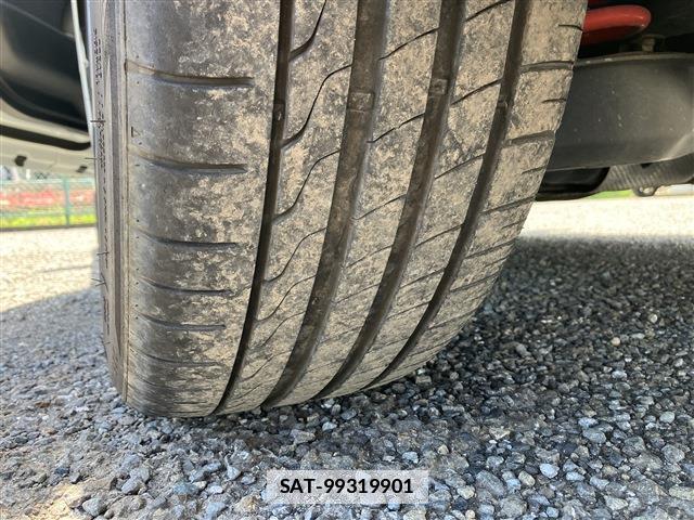 Toyota PRIUS PHV 2018-10 7823175-17