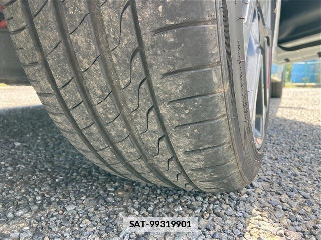Toyota PRIUS PHV 2018-10 7823175-18
