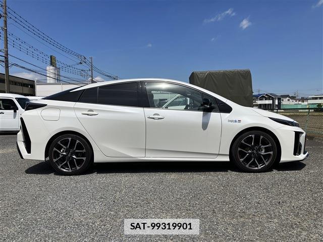 Toyota PRIUS PHV 2018-10 7823175-2