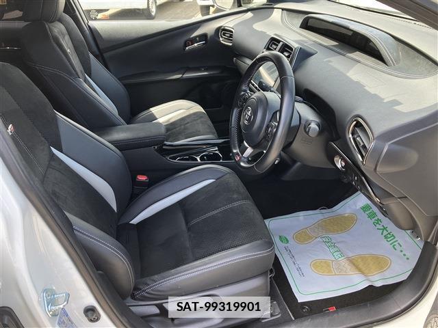 Toyota PRIUS PHV 2018-10 7823175-4
