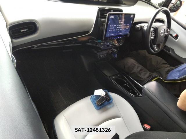 Toyota PRIUS 2019-07 7811335-2