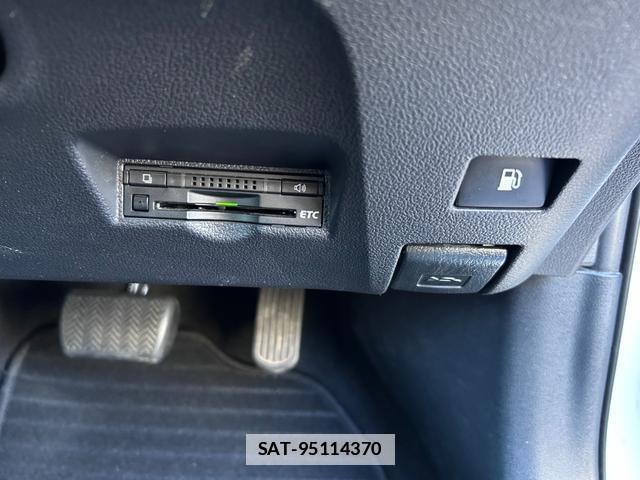 Toyota PRIUS 2016-08 7811845-14