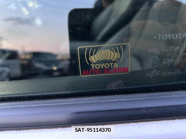 Toyota PRIUS 2016-08 7811845-15