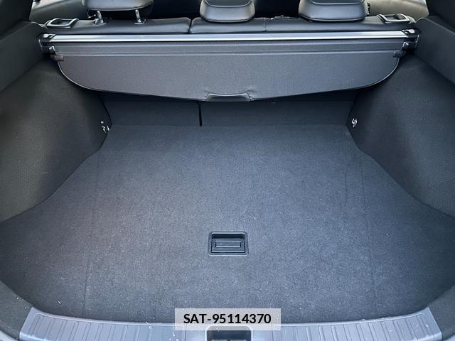Toyota PRIUS 2016-08 7811845-17
