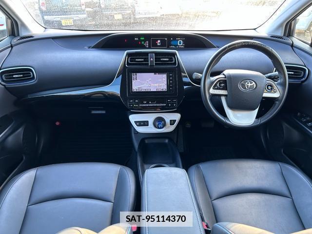 Toyota PRIUS 2016-08 7811845-2