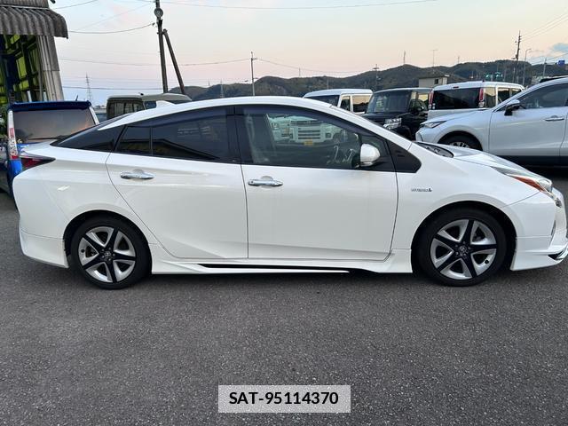 Toyota PRIUS 2016-08 7811845-3