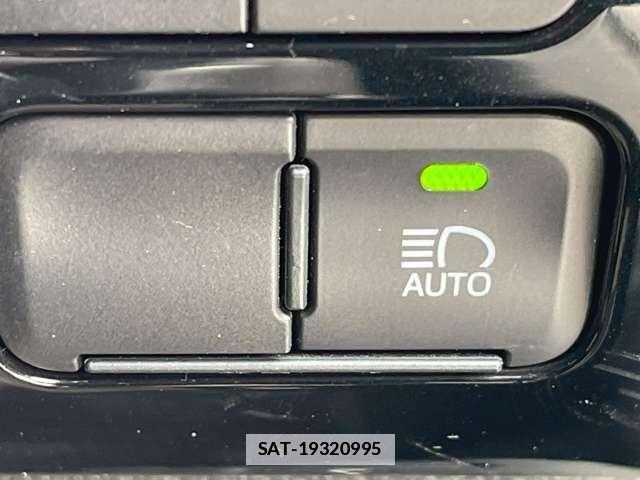 Toyota PRIUS 2020-10 7812467-12
