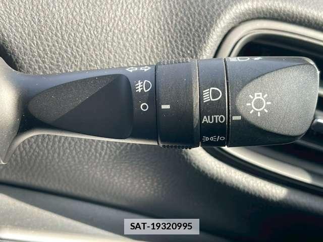 Toyota PRIUS 2020-10 7812467-15