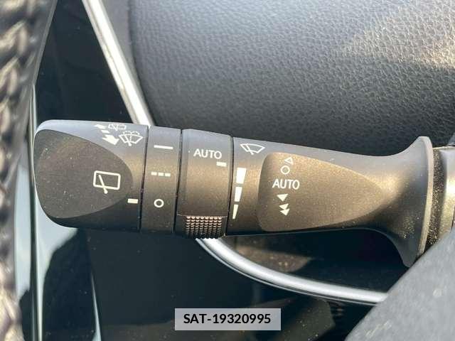 Toyota PRIUS 2020-10 7812467-16