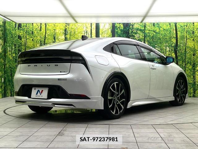 Toyota PRIUS 2023-07 7813318-16
