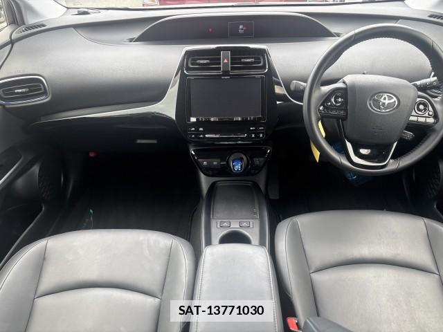 Toyota PRIUS 2020-08 7813435-6