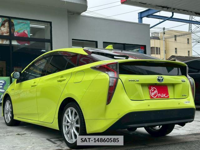 Toyota PRIUS 2016-05 7813884-2