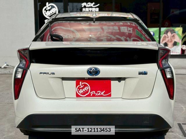 Toyota PRIUS 2017-09 7813887-11