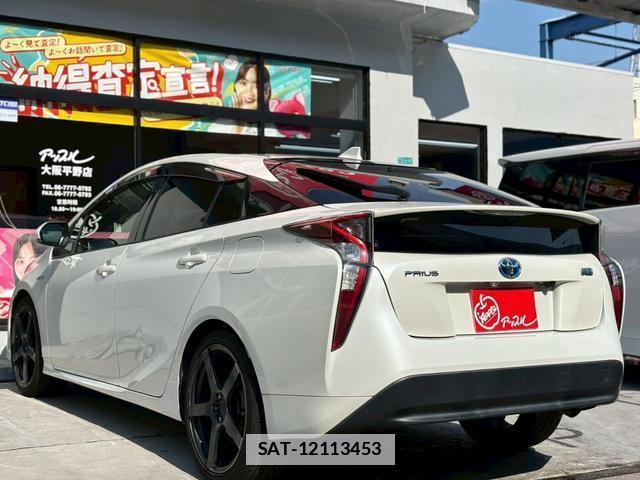 Toyota PRIUS 2017-09 7813887-13