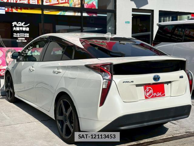 Toyota PRIUS 2017-09 7813887-14
