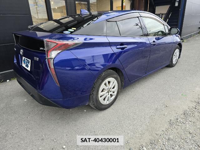 Toyota PRIUS 2016-03 7813945-1