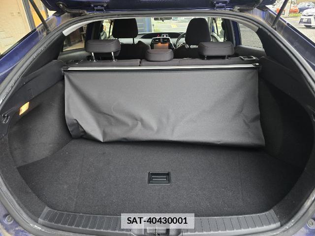 Toyota PRIUS 2016-03 7813945-12