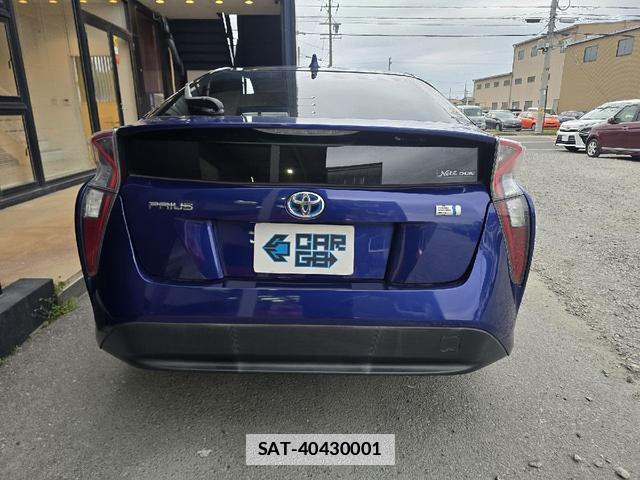 Toyota PRIUS 2016-03 7813945-15