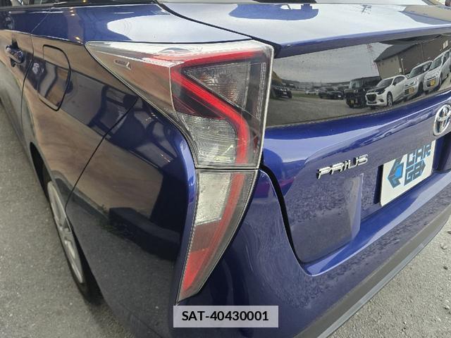 Toyota PRIUS 2016-03 7813945-16