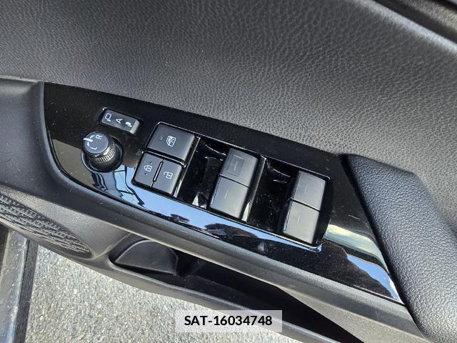 Toyota PRIUS 2020-06 7813957-6