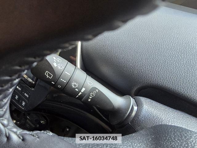 Toyota PRIUS 2020-06 7813957-7