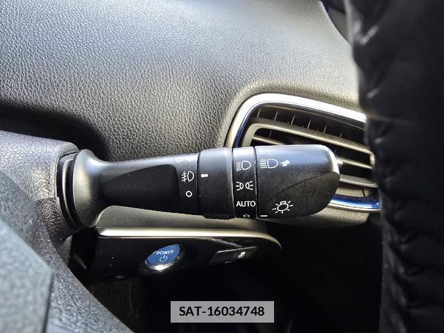 Toyota PRIUS 2020-06 7813957-8