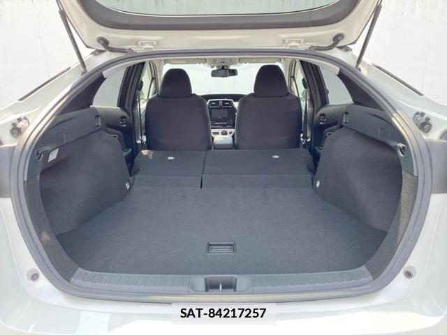 Toyota PRIUS 2017-06 7814337-10