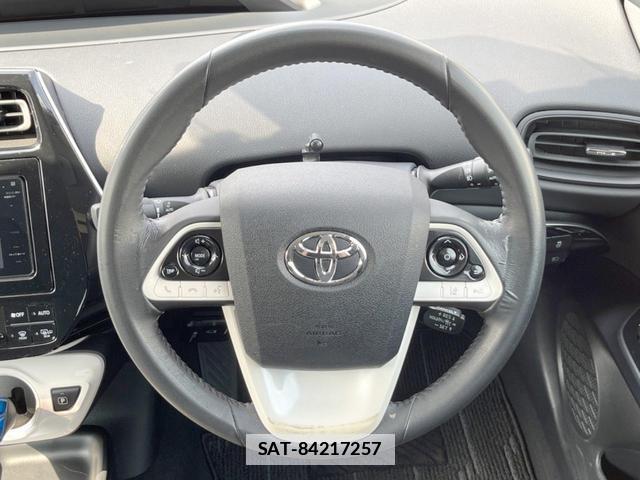 Toyota PRIUS 2017-06 7814337-11