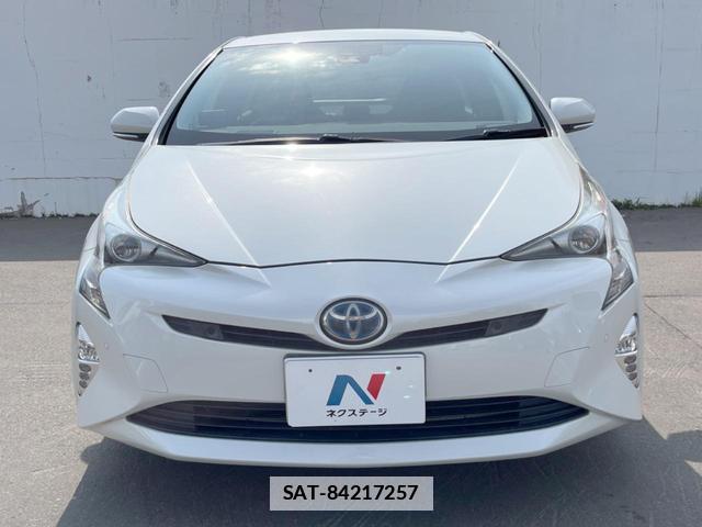 Toyota PRIUS 2017-06 7814337-14