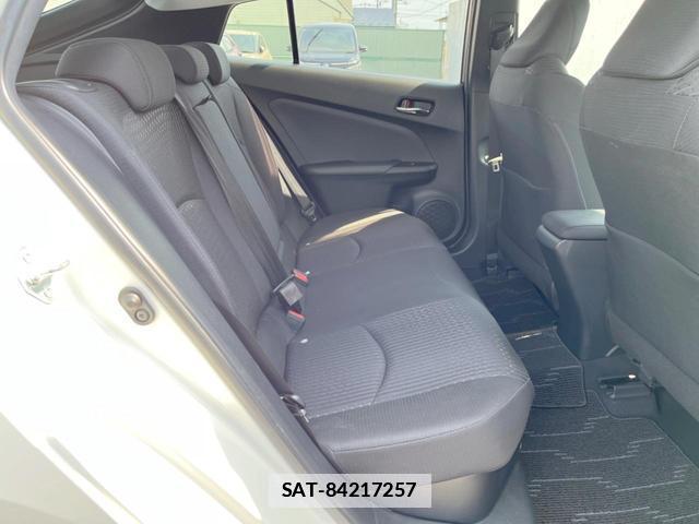 Toyota PRIUS 2017-06 7814337-9