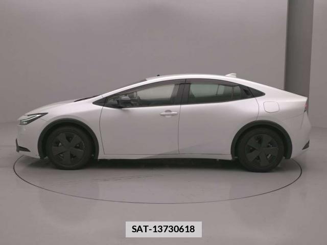 Toyota PRIUS 2024-02 7815243-10