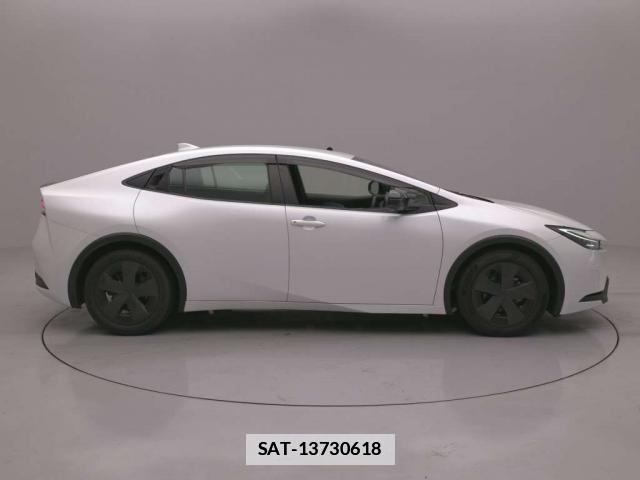 Toyota PRIUS 2024-02 7815243-11