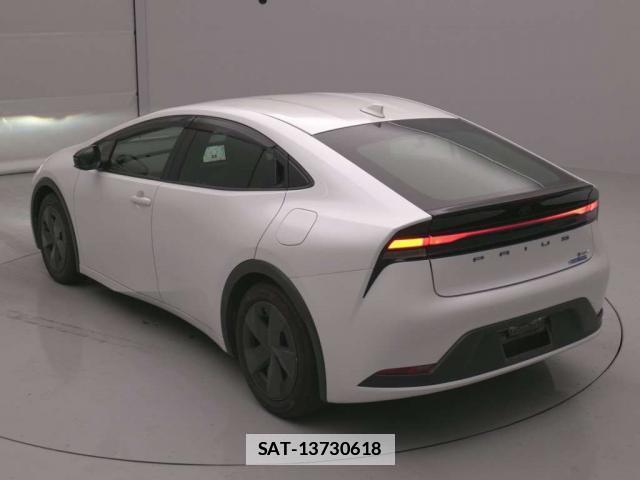 Toyota PRIUS 2024-02 7815243-13